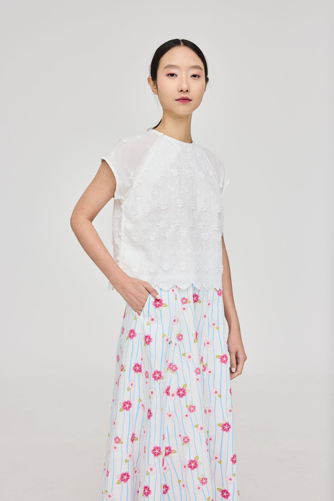 TP Amah Cropped Applique Lace