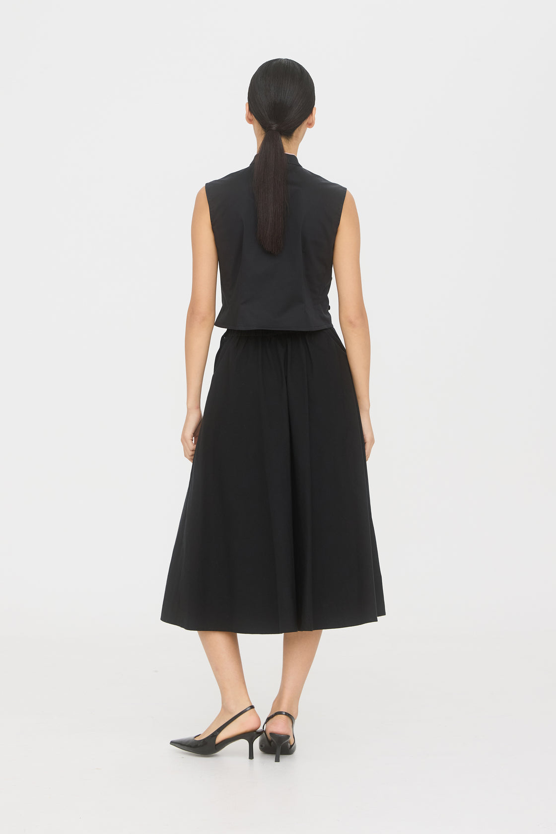 TP Cropped Unq Embroidered Rose [PRE-ORDER]