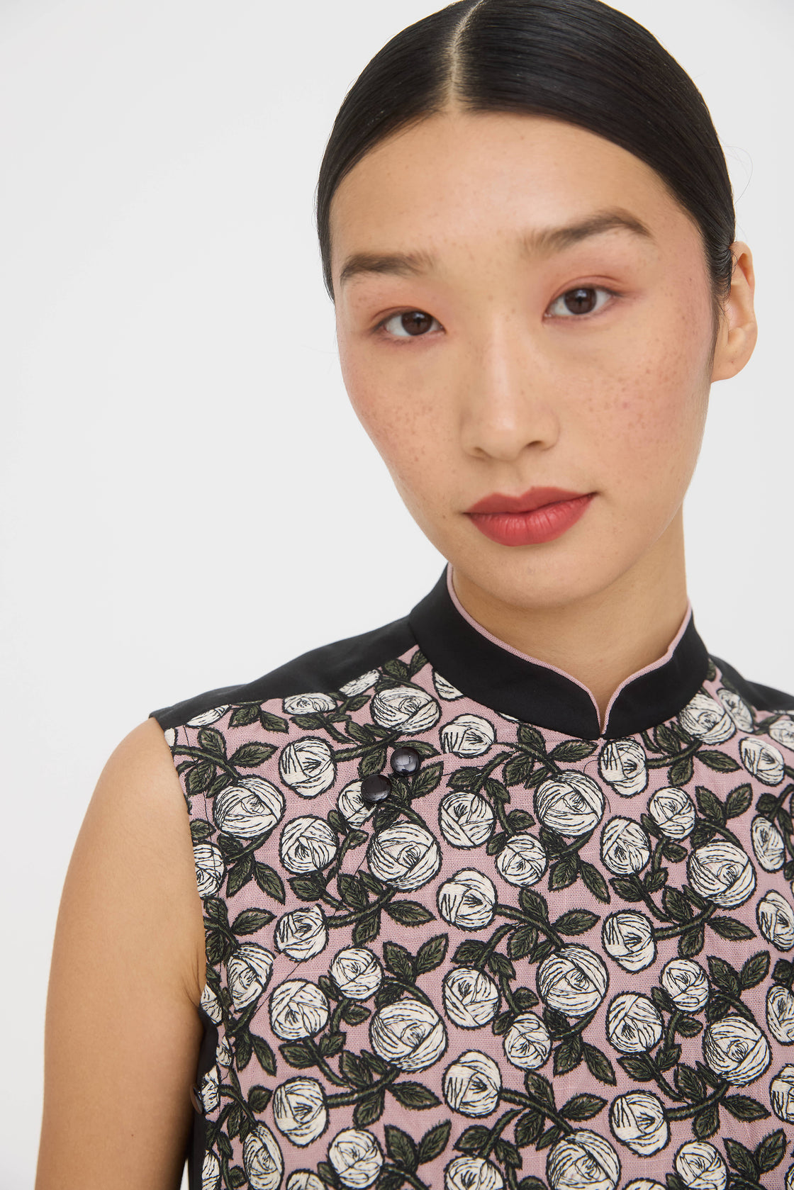 TP Cropped Unq Embroidered Rose [PRE-ORDER]