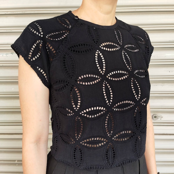 TP Cropped Amah Broderie Anglaise